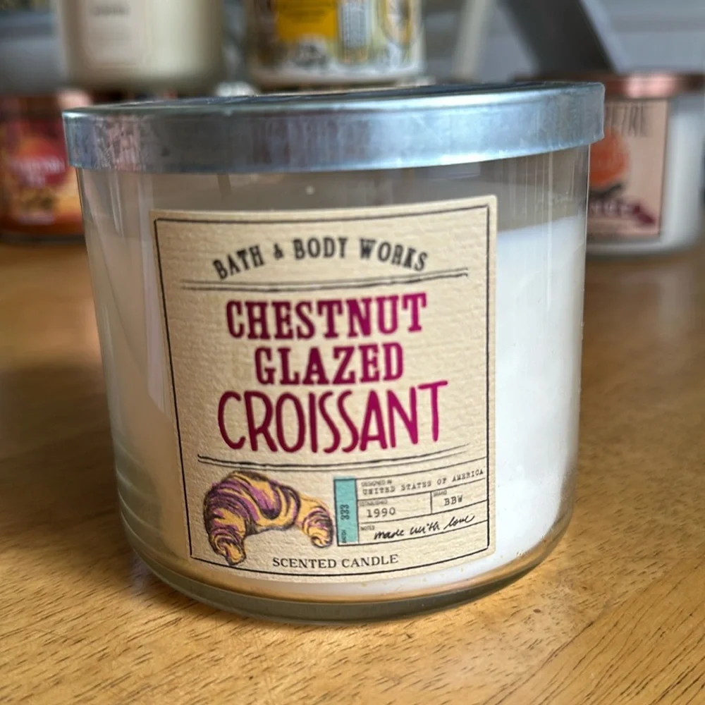 Bath & Bodyworks Chestnut Glazed Croissant 3 wick candle Rare - Picture 1 of 4